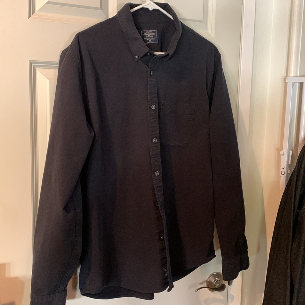 Abercrombie & Fitch men’s dark black den shirt button down.